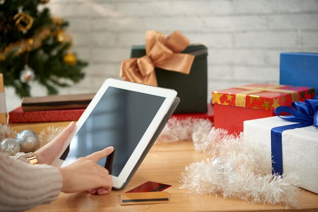 How to Find the Best Deals on Tech Products This Holiday Season