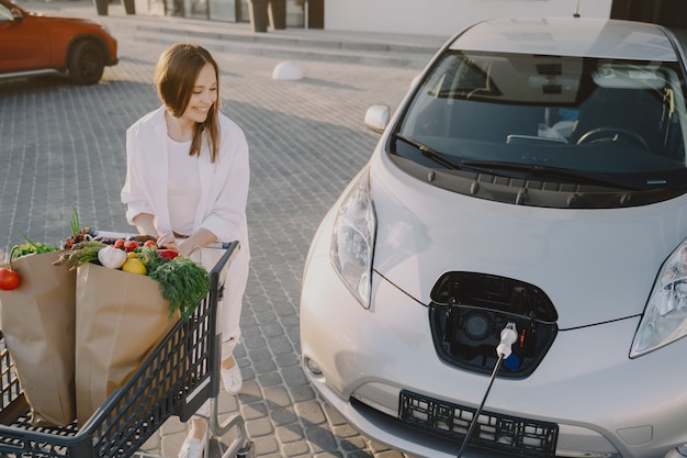 Top Consumer Factors Driving EV Adoption Decisions